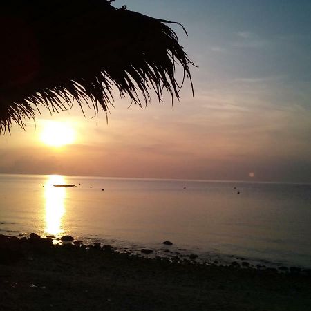 Mother Teresa Rooms&Restaurant Oslob Exterior foto