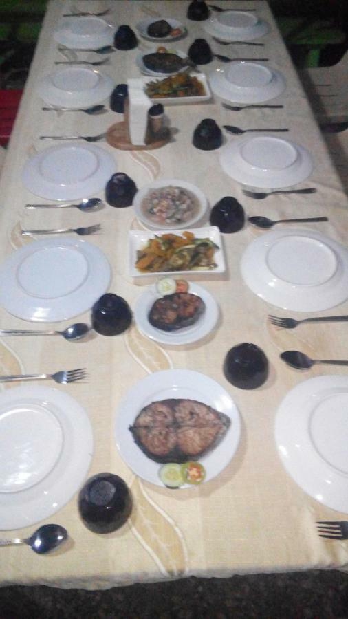 Mother Teresa Rooms&Restaurant Oslob Exterior foto