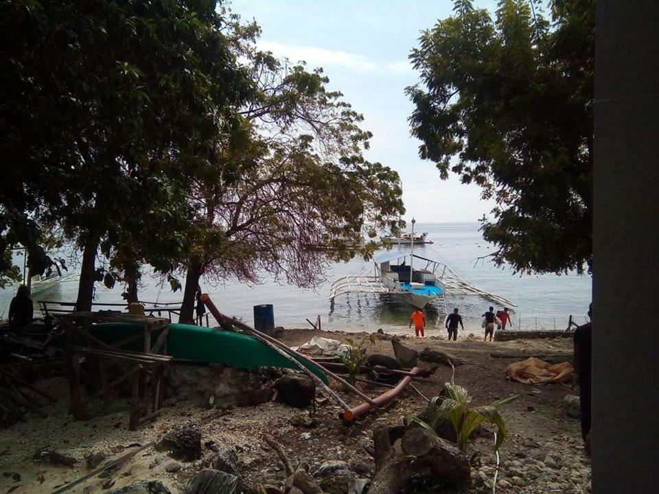 Mother Teresa Rooms&Restaurant Oslob Exterior foto