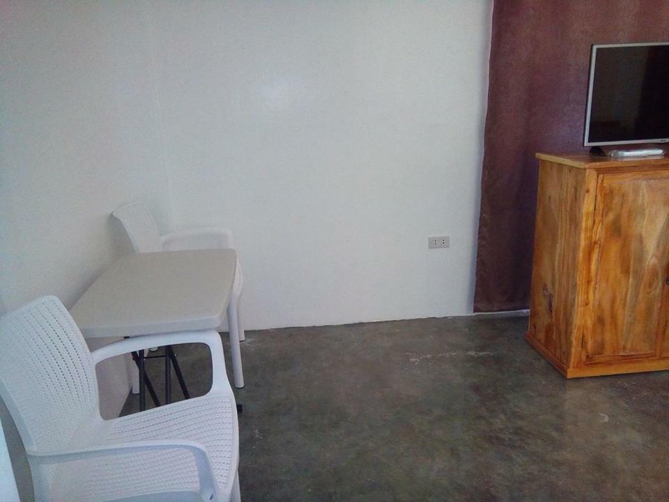 Mother Teresa Rooms&Restaurant Oslob Exterior foto